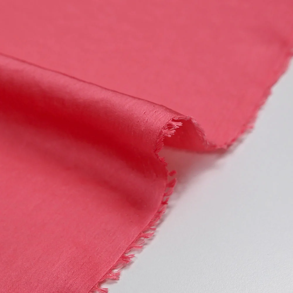 Crêpe polyester satiné fluide corail - Image 4