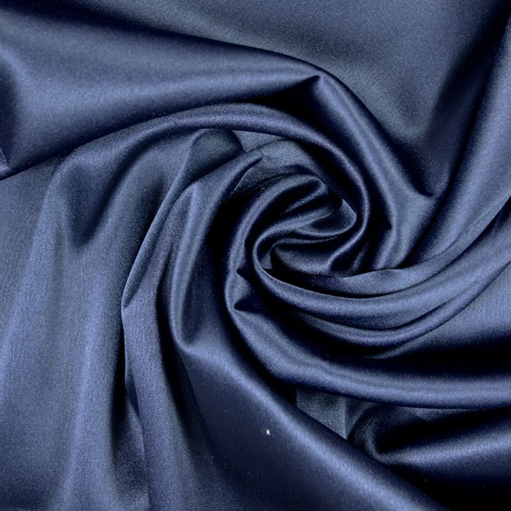 Crêpe satin lourd bleu marine - Image 2