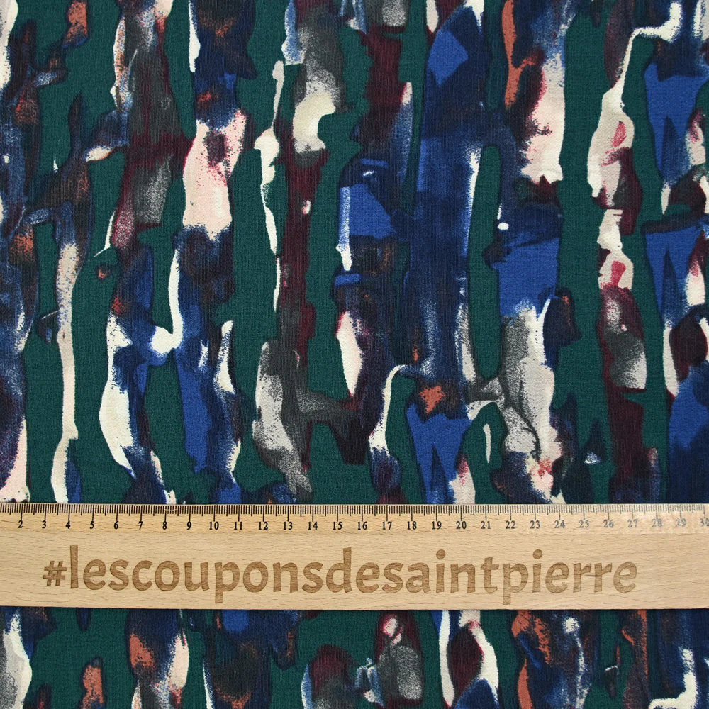 Crêpe viscose ottoman imprimé flaque bleu fond vert - Image 4