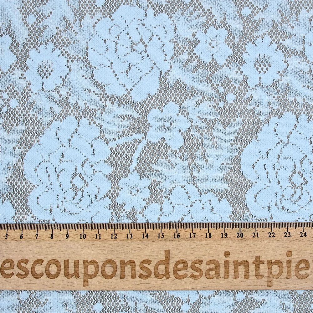 Guipure fine motif champêtre fond bleu maya - Image 3