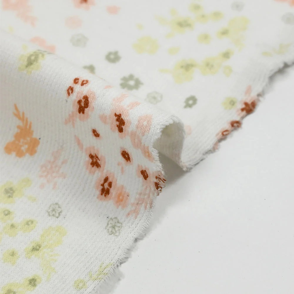 Jersey de coton imprimé fleuri rose et vert fond blanc cassé - Image 5