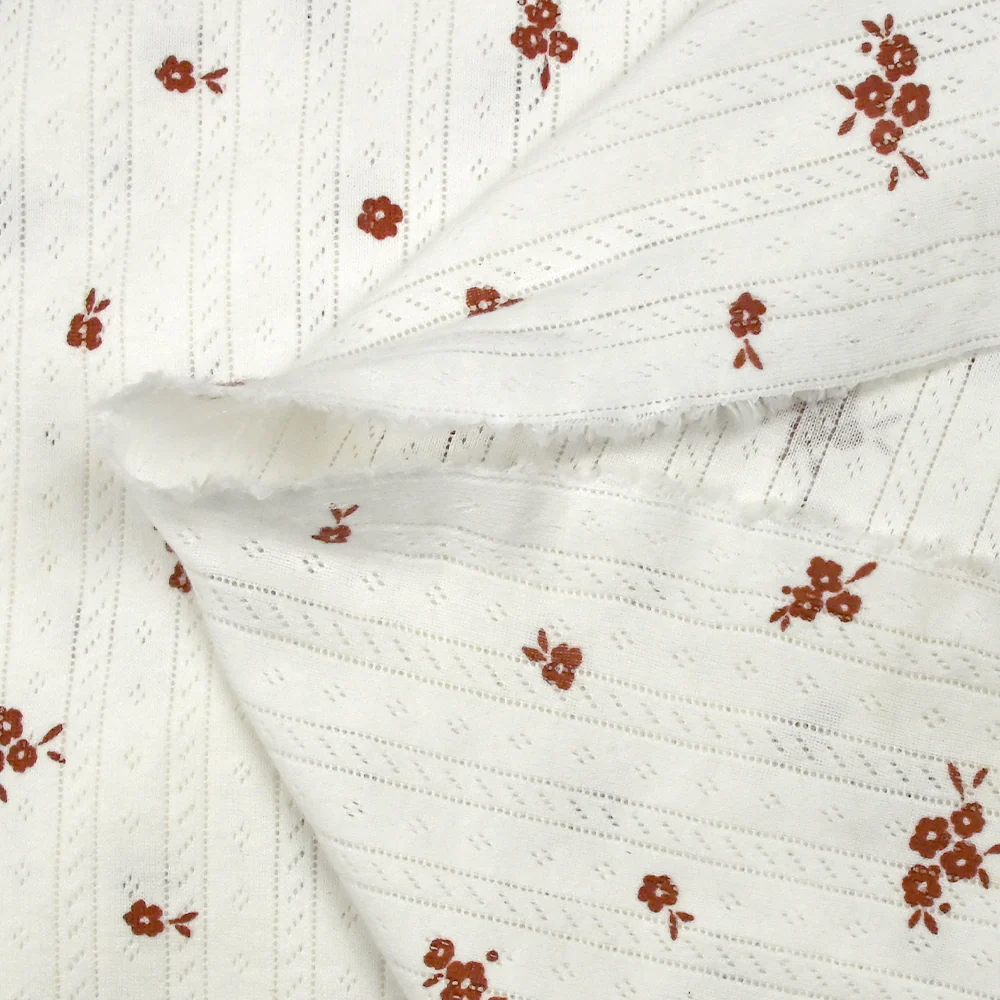 Jersey pointelle coton imprimé fleurs brique fond blanc cassé - Image 6