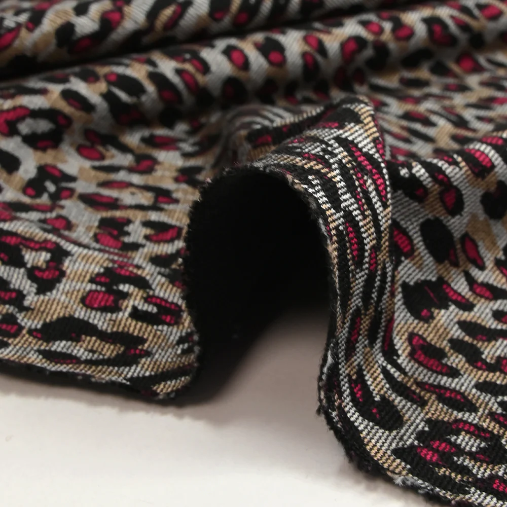 Maille Milano polyviscose graou sauvage framboise fond beige et gris - Image 6