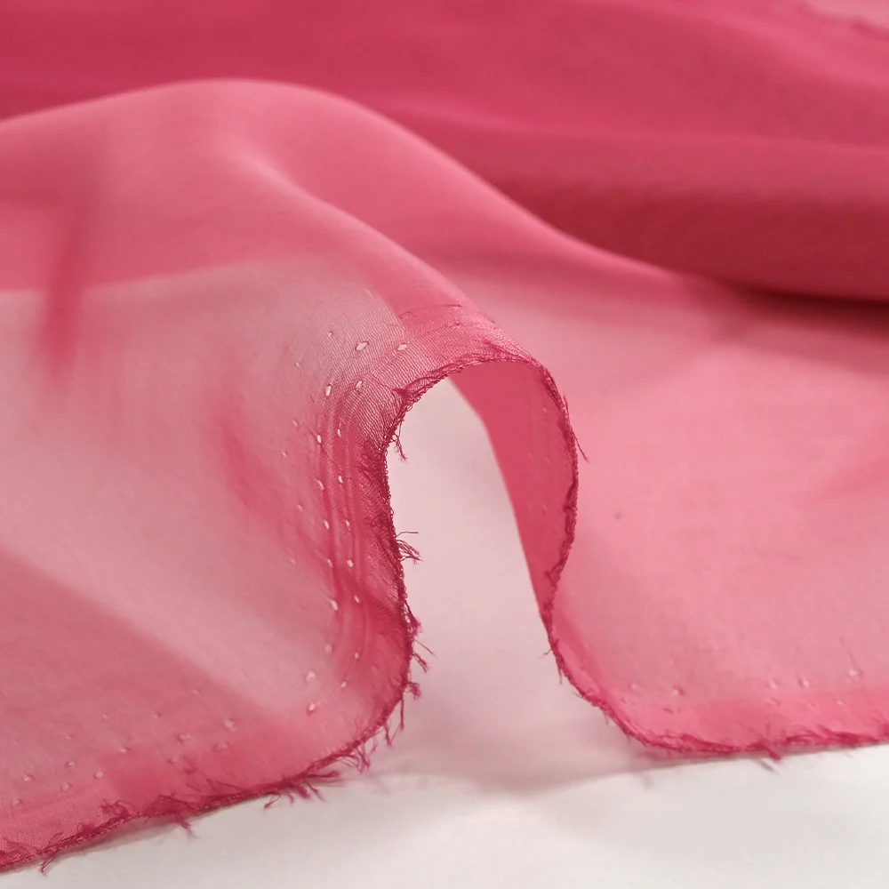 Mousseline 100% soie unie framboise changeant fuchsia - Image 5
