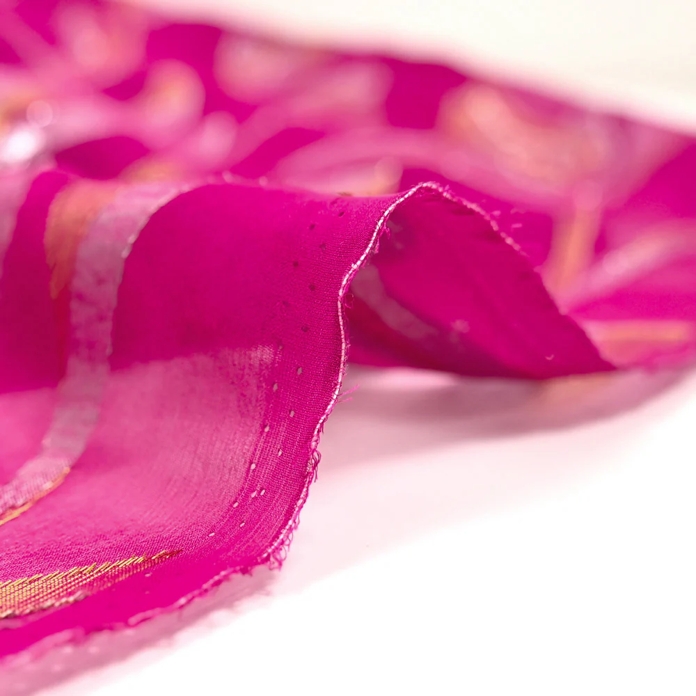 Mousseline de Soie dévorée Tlija or et argent fond fuchsia - Image 6