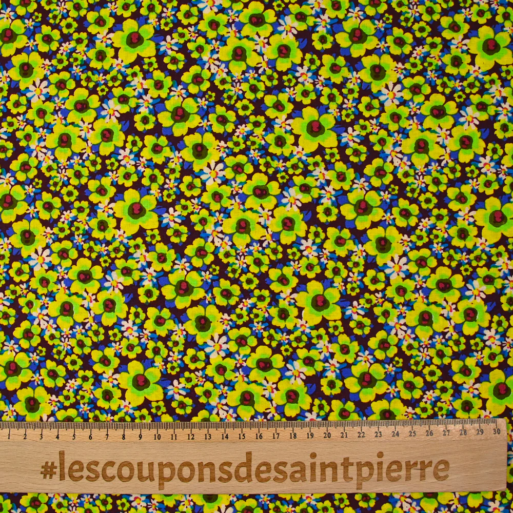 Popeline de coton imprimée fleurs Anna jaune fond violet foncé - Image 3