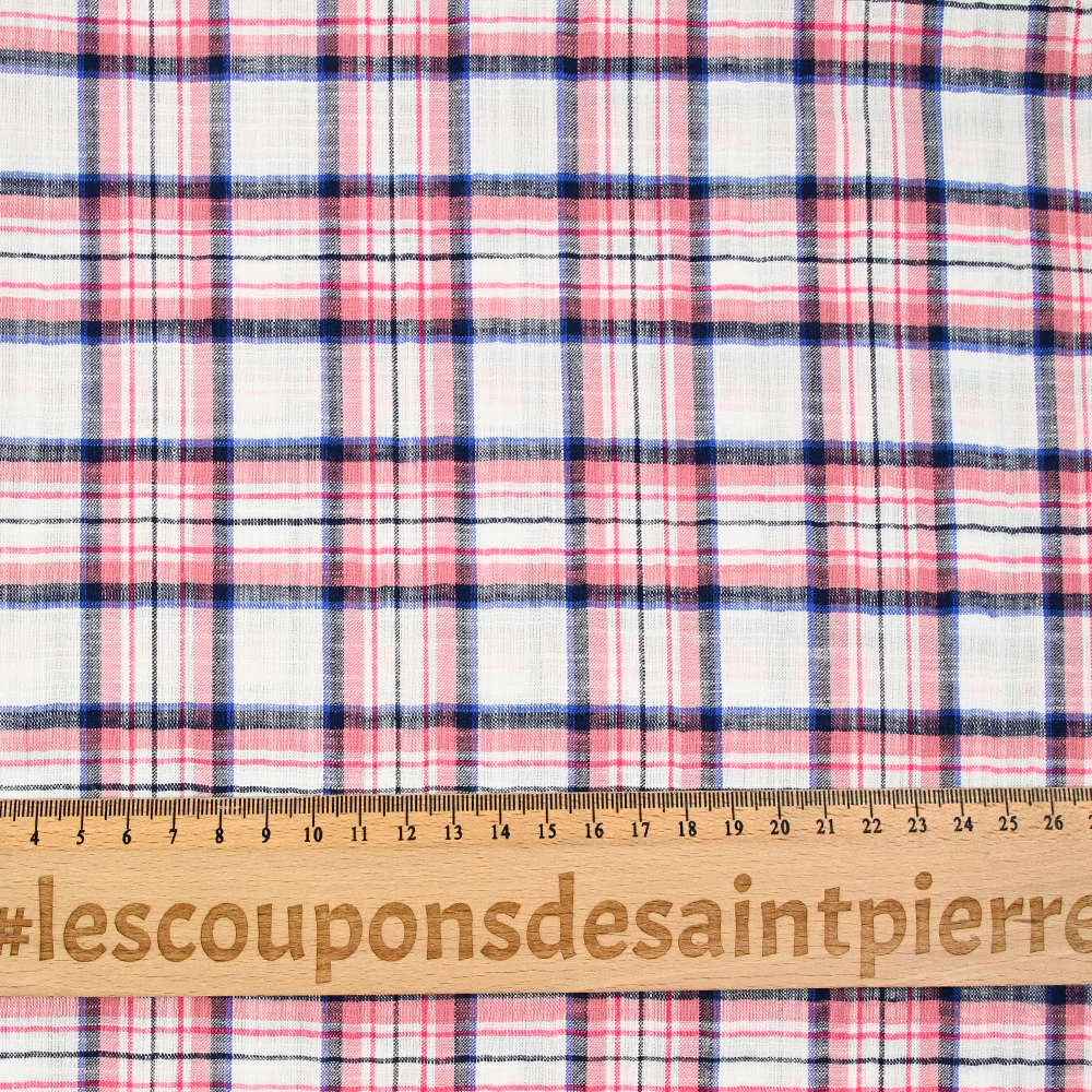 Viscose tissée teint carreaux rouge, noir et bleu fond blanc - Image 3