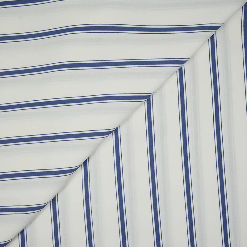 Viscose imprimée double rayures bleu fond blanc - Image 3