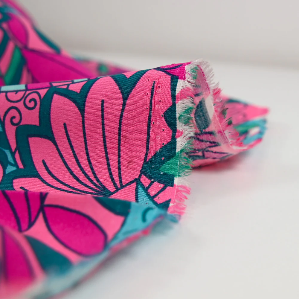 Viscose imprimée sauvage vert et rose - Image 5